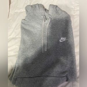 grey nike men’s hoodie